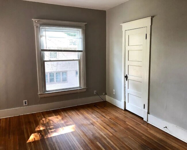 Foto del edificio - 505 E Locust St