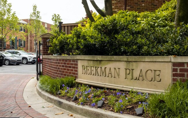 Foto del edificio - 1654 Beekman Pl NW