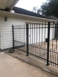 Building Photo - 4015 W Pine Brook Way