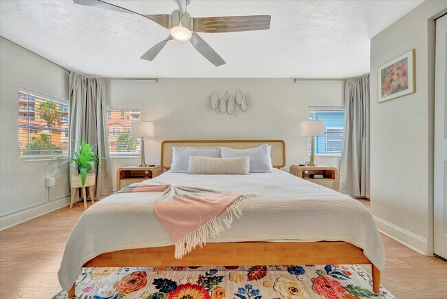 Foto del edificio - 483 E Shore Dr