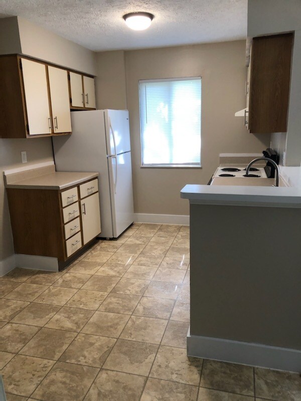 Foto del edificio - 606 Pebble Pl Dr