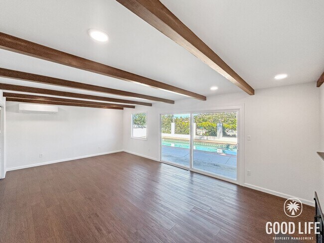 Foto del edificio - Beautiful 3B 2BA Home w/ Pool, Spa, and AC!
