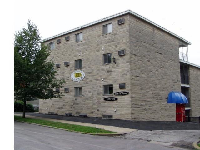 Building Photo - 530 N Lincoln St