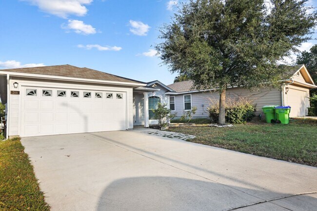 Building Photo - Well-Maintained 3-Bedroom Home – Ideal for...