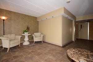 Building Photo - 115 Marengo Ave