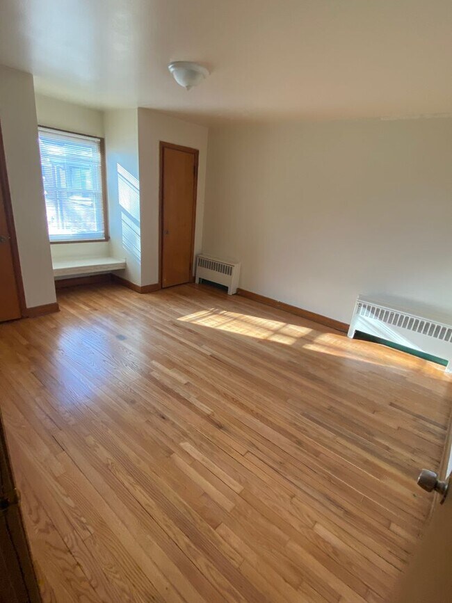 Building Photo - 7220 W Burleigh St