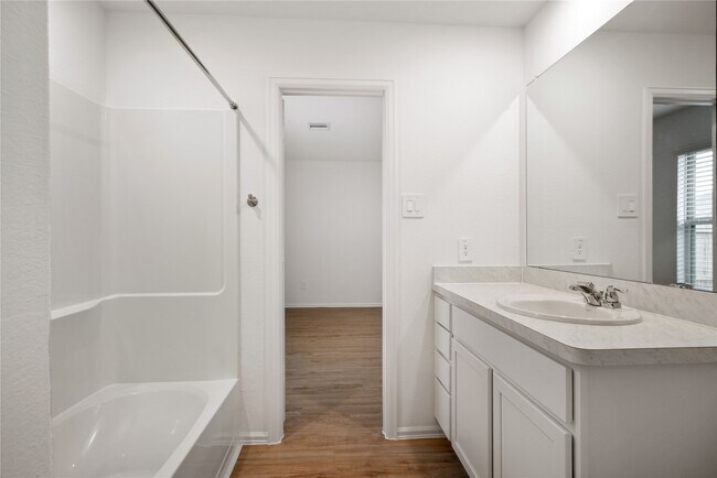 Building Photo - 104 Pine Bend Ct