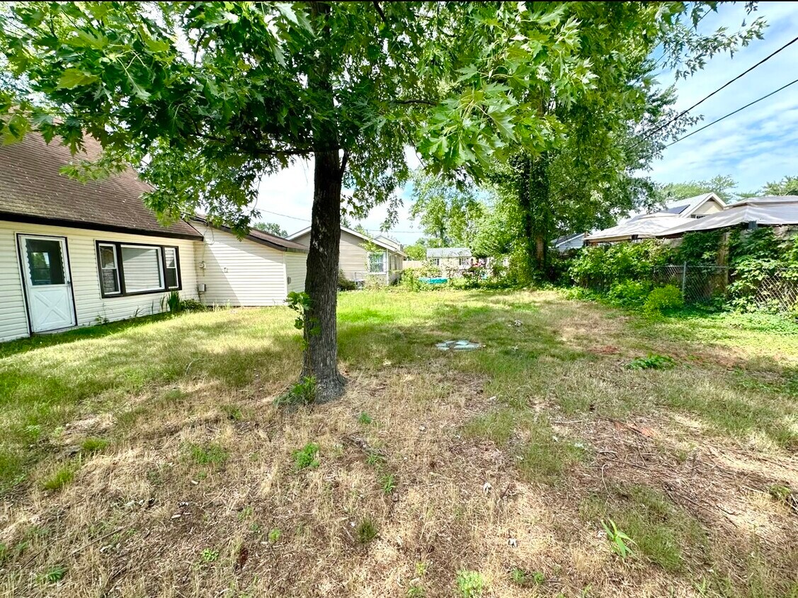 Primary Photo - 6 Spindletop Ln