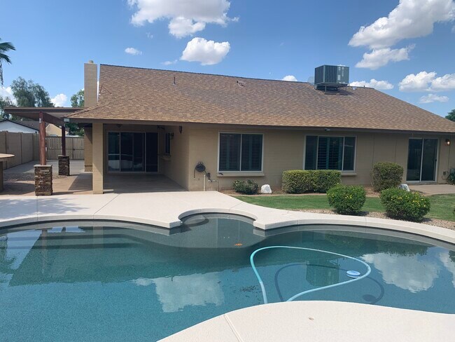 Foto del edificio - 5227 E Tierra Buena Ln