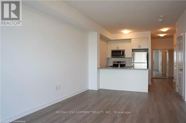 Photo du bâtiment - 450-450 Dundas St E