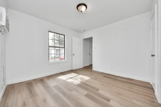 Building Photo - 209 Owens St