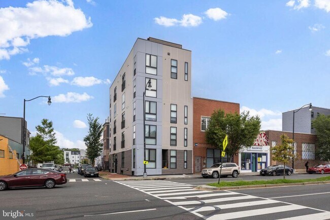 Foto del edificio - 1100 Bladensburg Rd NE