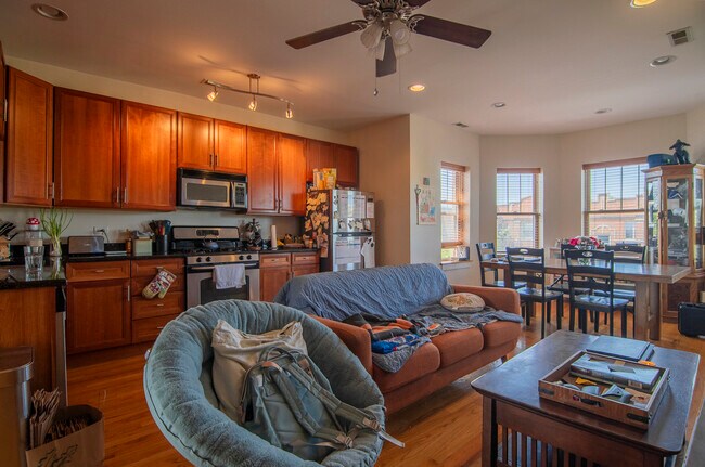 Foto del edificio - 4855 N Drake Ave