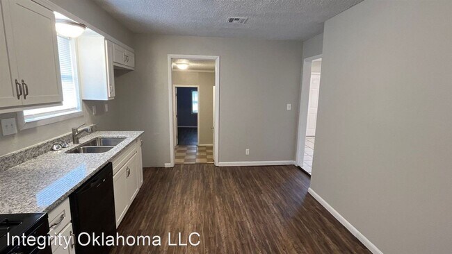 Foto del edificio - 4 br, 1 bath House - 2134 SW 39th