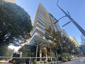 Building Photo - 1009 Harwood St