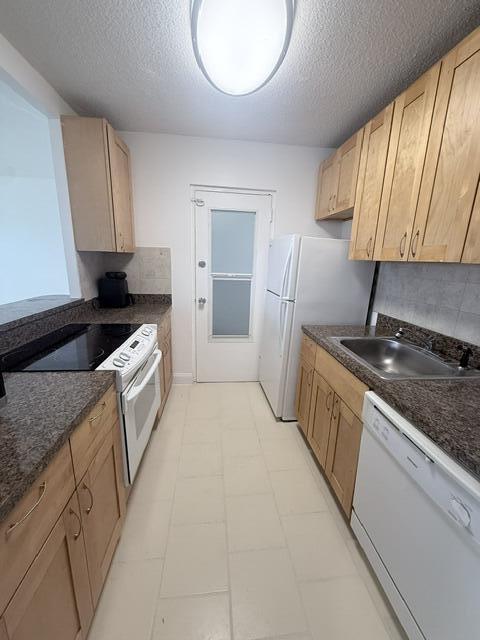 Foto del edificio - 2555 NE 11th St