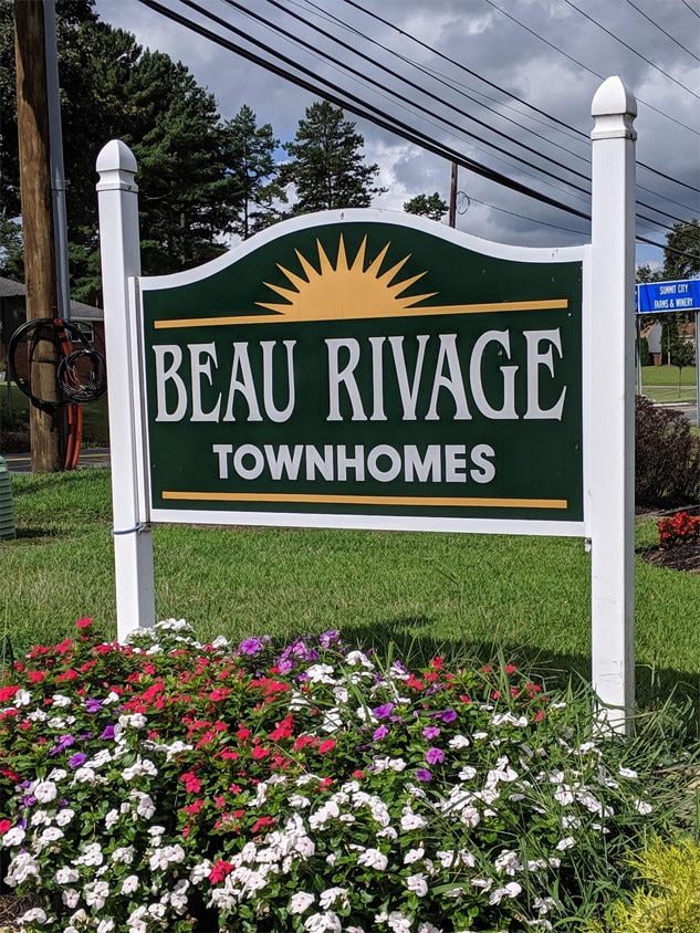 Primary Photo - 13 Beau Rivage Dr
