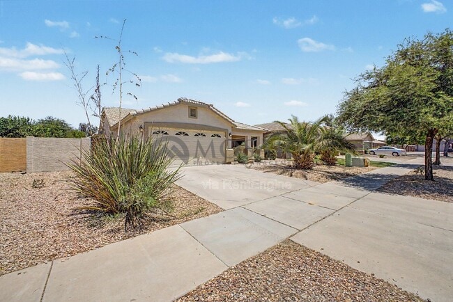 Building Photo - 22360 E Via Del Rancho Rd