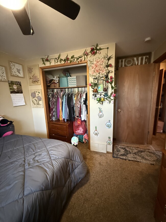 Building Photo - 2223 E Joseph Ave