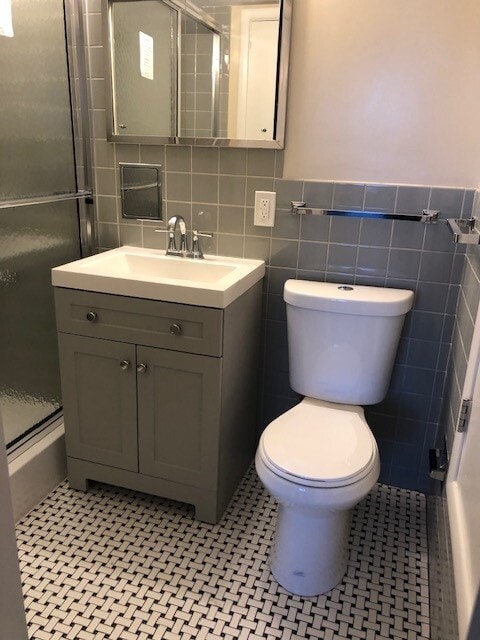 Building Photo - Embassy House