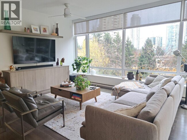 Building Photo - 6168 Wilson Ave