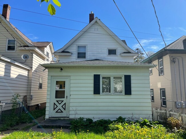 Foto del edificio - 4 Bedroom Home in Duluth - Available Now!