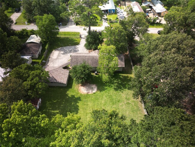 Building Photo - 1505 Gladiola Ave