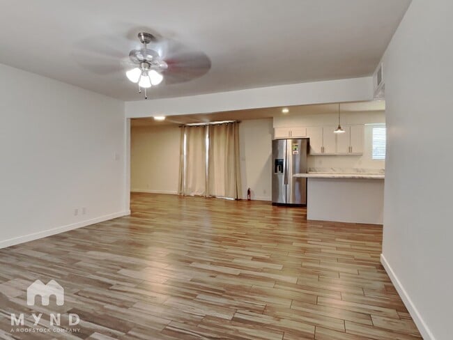 Building Photo - 1544 W 6th St