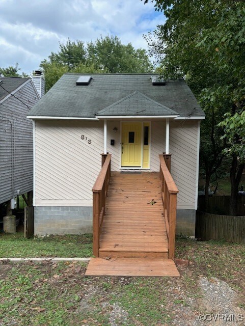 Building Photo - 813 W 29th St