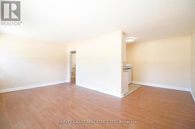 Building Photo - 650-650 Dawes Rd
