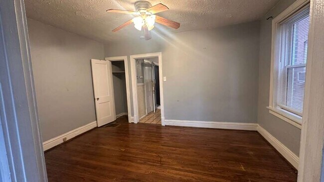 Building Photo - 5042-5044-5044 Pernod Ave