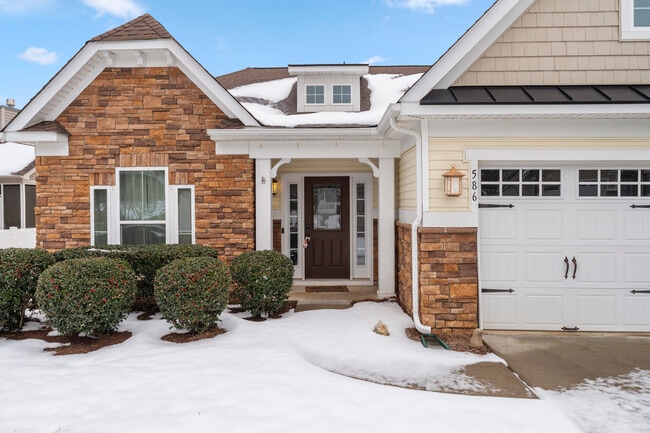 Building Photo - 586 Harrison Dr NW