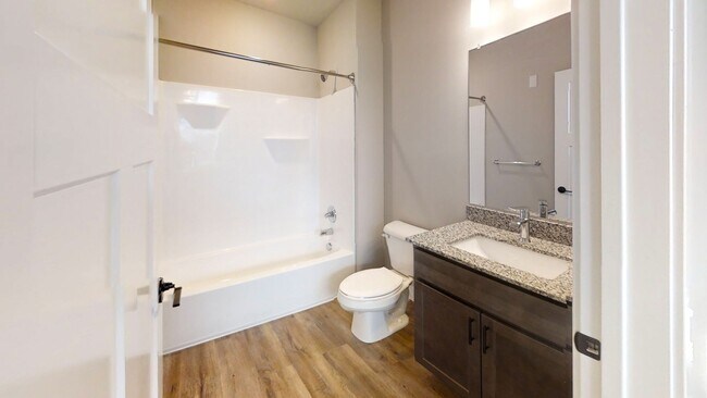 Interior Photo - 55 E Green St
