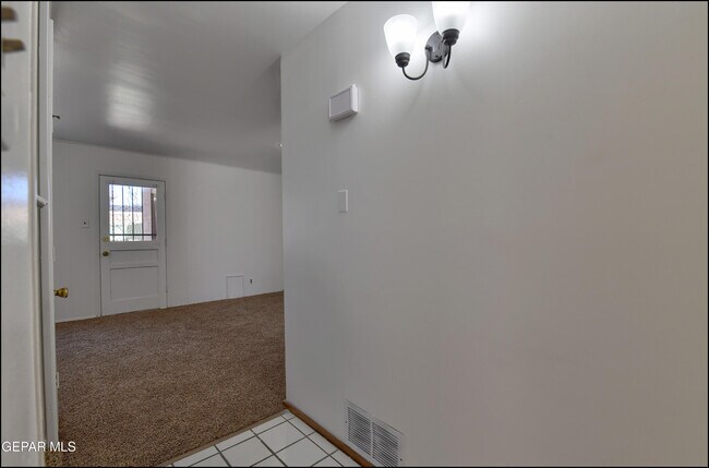 Foto del edificio - 10605 Kinross Ave