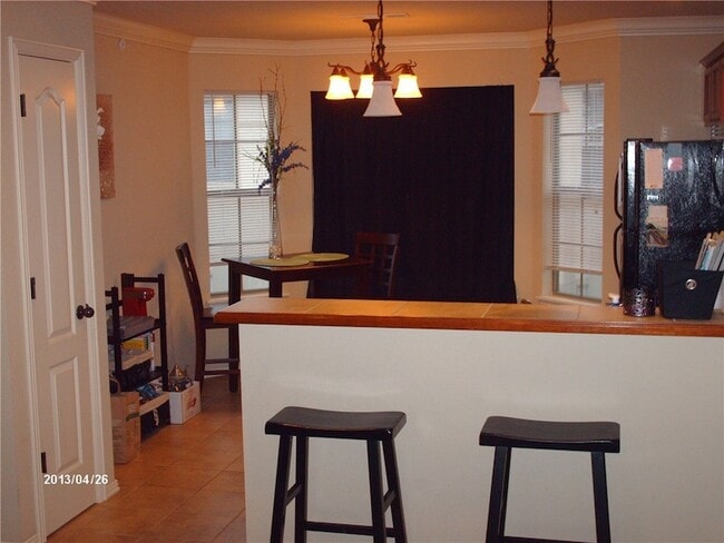 Photo - 2624 N Valencia Ave Townhome