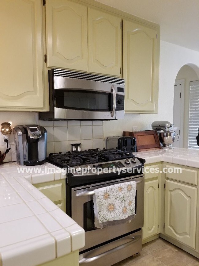 Foto del edificio - 2753 Sandhurst Dr