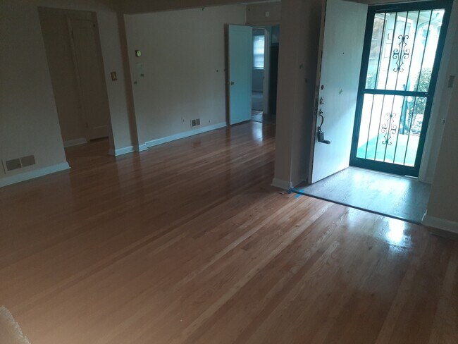 Living Room - 3505 NE Ainsworth St