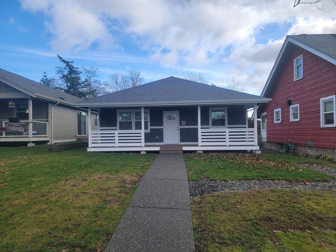 Primary Photo - Charming 3 Bd., 2 Ba., home near Trader Jo...