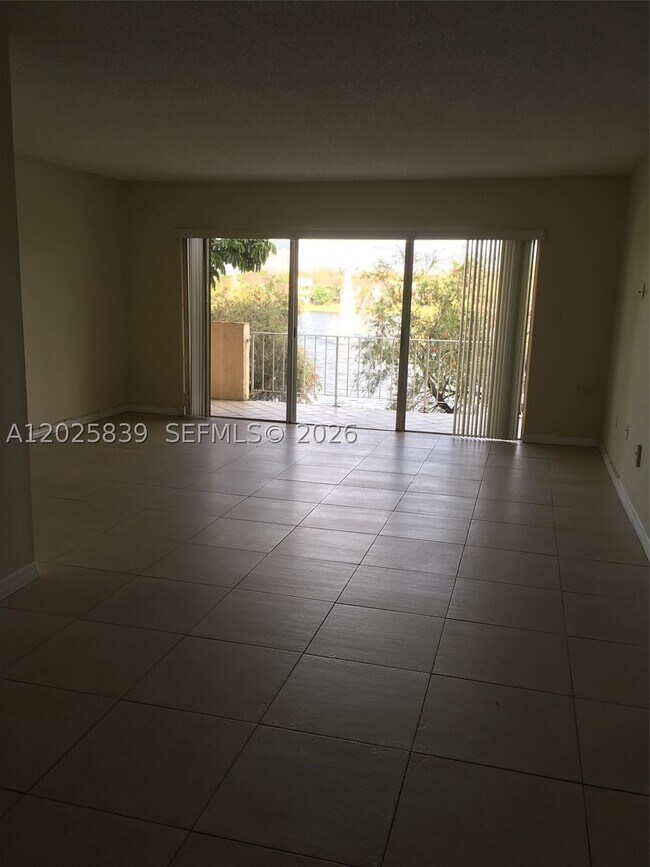Foto del edificio - 9351 Fontainebleau Blvd
