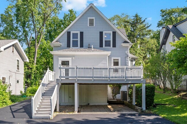 Foto del edificio - 436 Tuxedo Blvd