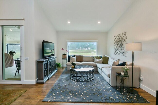 Foto del edificio - 7049 Edgeworth Dr