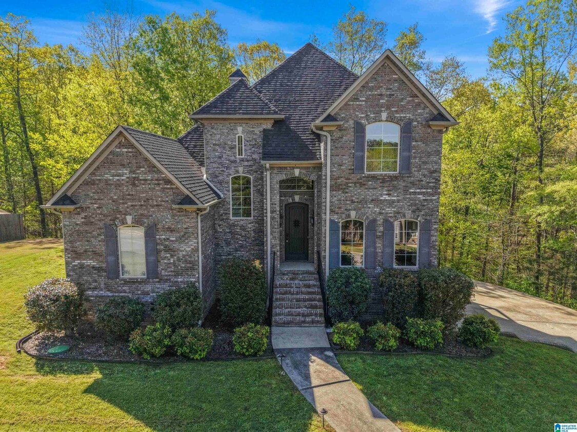 Primary Photo - 487 Fossil Rock Rd