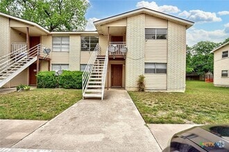 Building Photo - 728 Old Martindale Rd