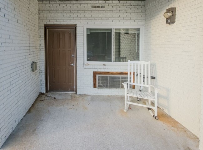 West Knoxville 37919 - 1 Bedroom Apartment in West Knoxville! Available Now! 1 Bedroom, 1 Bath. -... - West Knoxville 37919 - 1 Bedroom Apartment in West Knoxville! Available Now! 1 Bedroom, 1 Bath. -...