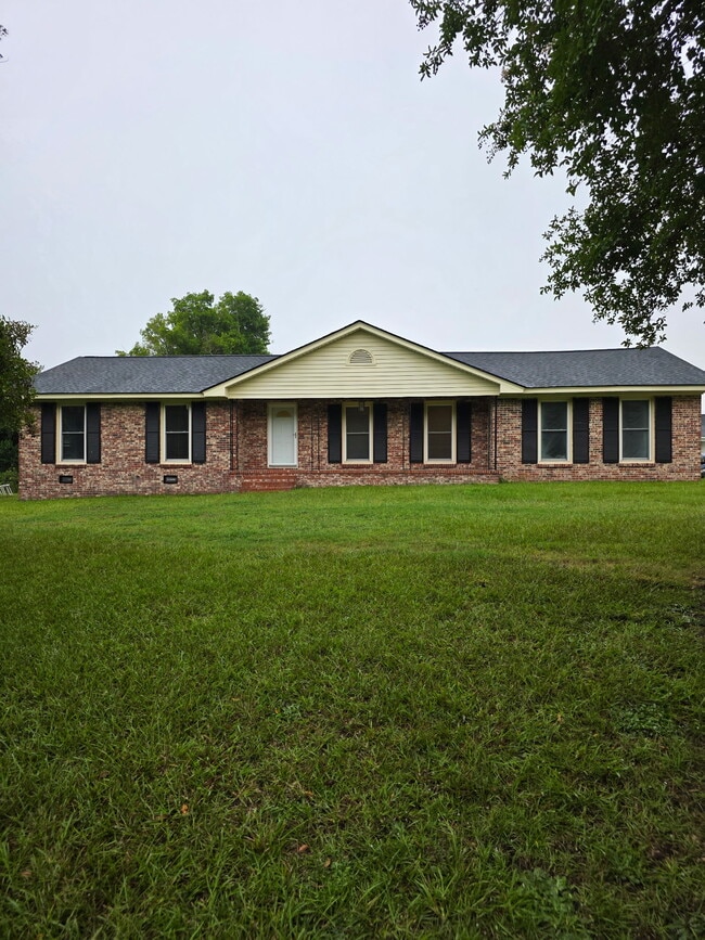 Building Photo - 2942 Larkspur Rd