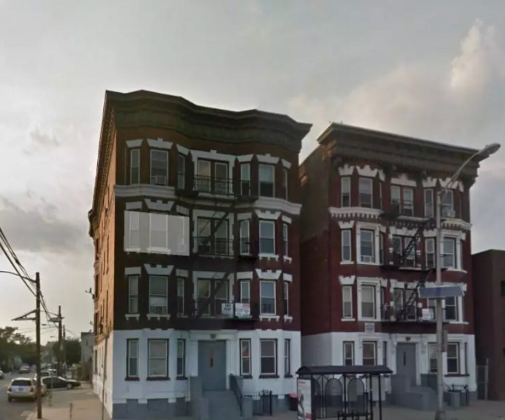 Primary Photo - 1209 Broad St
