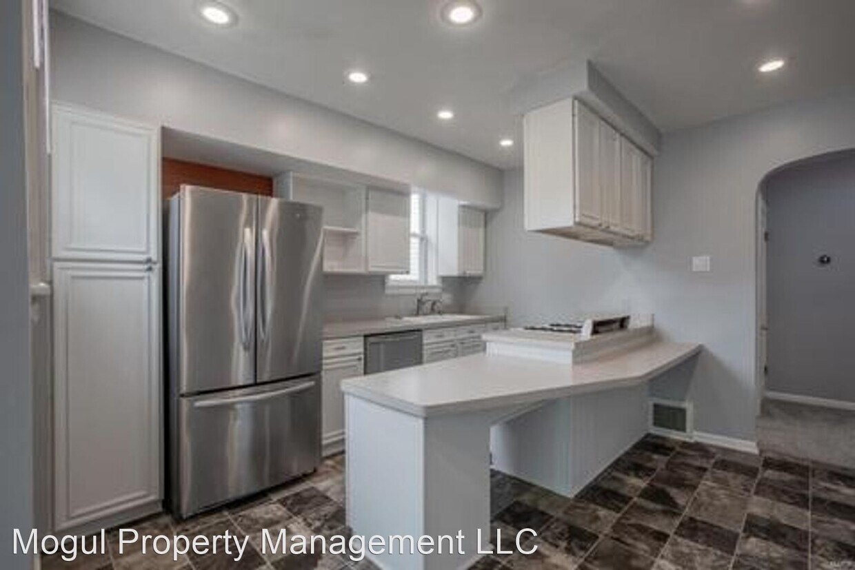 Foto principal - 3 br, 1.5 bath House - 3143 Hampton Ave,