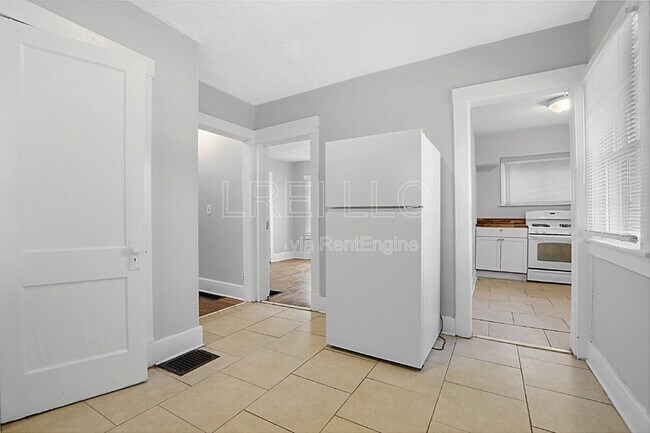 Foto del edificio - 627 S 38th St