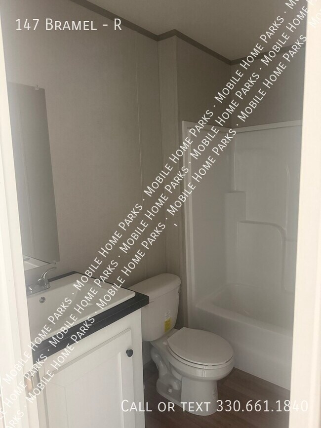 Foto del edificio - 147 Bramel-R