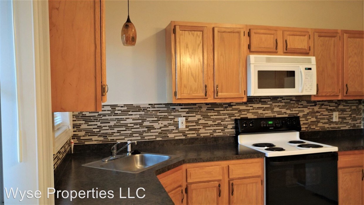 693 Skinnersville Rd, Buffalo, NY 14228 Condo for Rent in Buffalo, NY